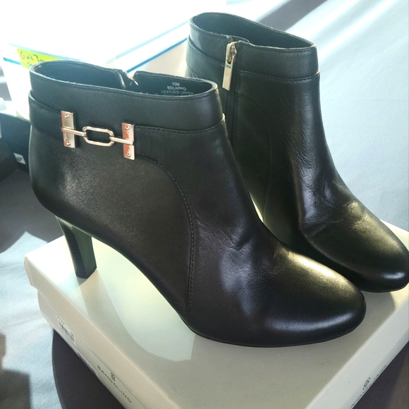 Womens Bandolino Short boots sz 10 - Picture 1 of 3